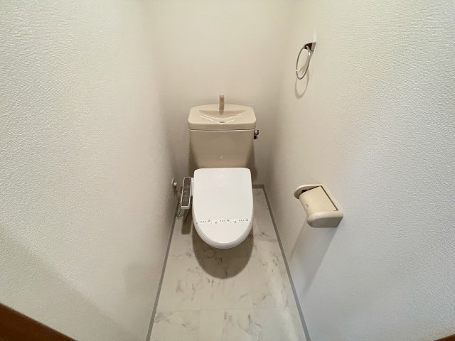 トイレ　落ち着いたトイレです