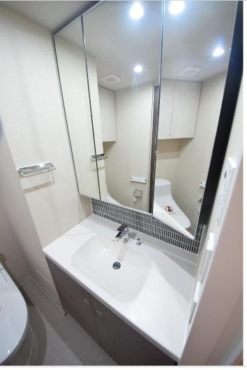 洗面設備　脱衣スペースもあります