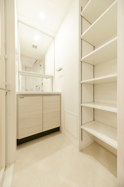 洗面設備　※写真は同タイプ住戸です。