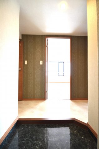 玄関　明るい玄関です