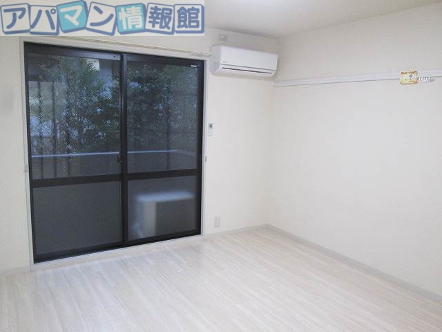 居室・リビング　※別号室のお写真になります