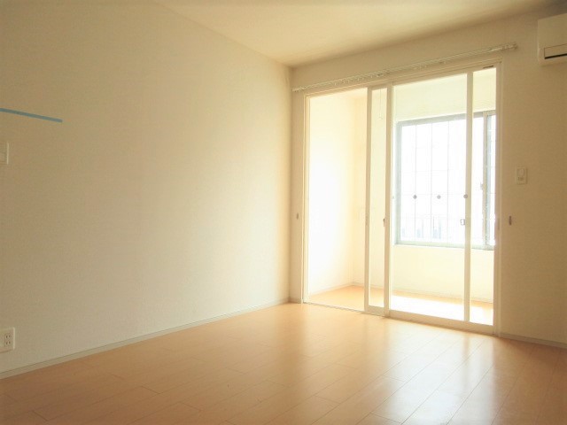 居室・リビング　写真は別の部屋のものです。