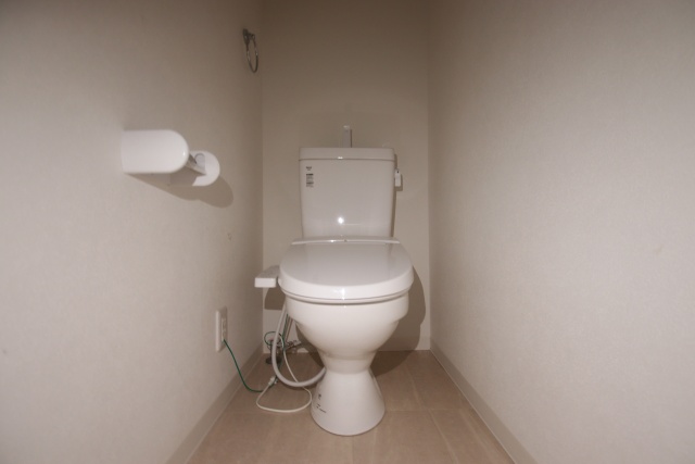 トイレ　※別階の写真です。