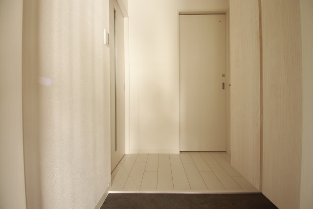玄関　※別階の写真です。