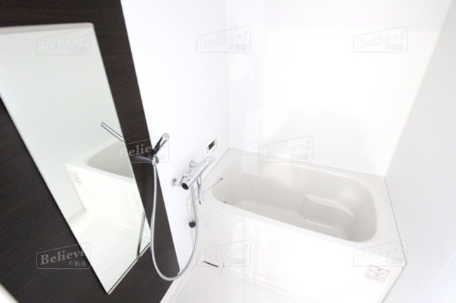 バス・シャワールーム　追い焚き機能付きのお風呂です♪