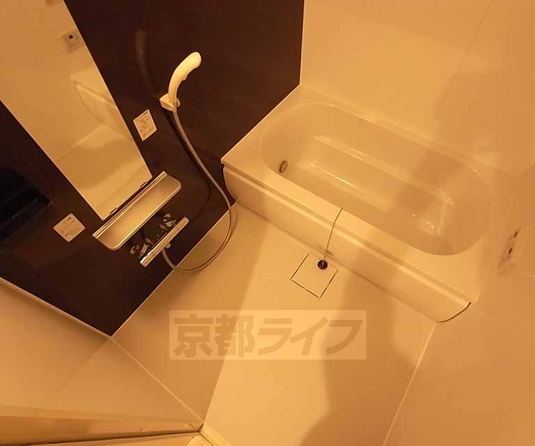 バス・シャワールーム　高級感のあるお風呂です。