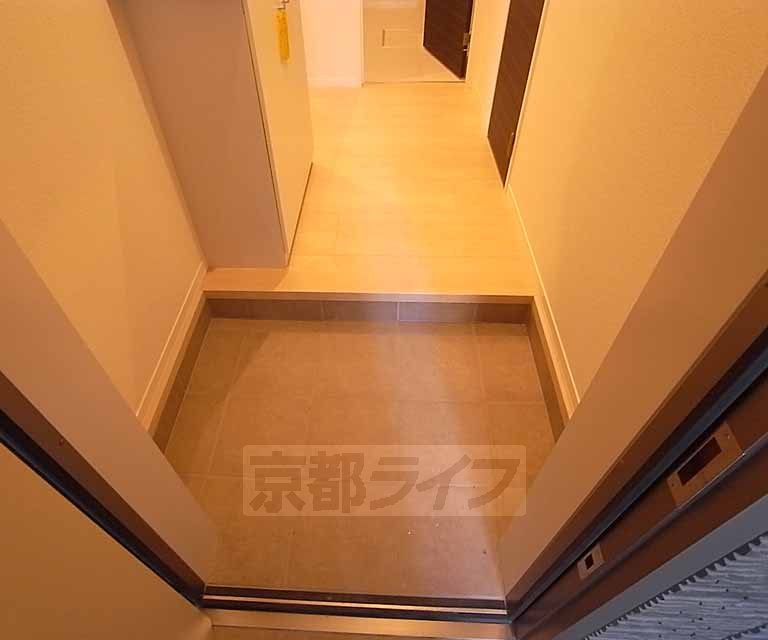 玄関　段差の低い玄関です。