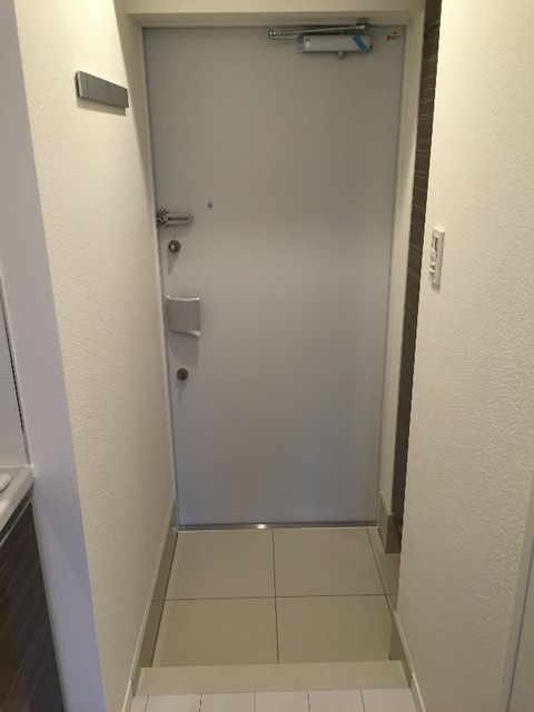 玄関　※別号室の参考写真