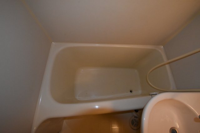 バス・シャワールーム　シンプルで機能的なユニットバスです