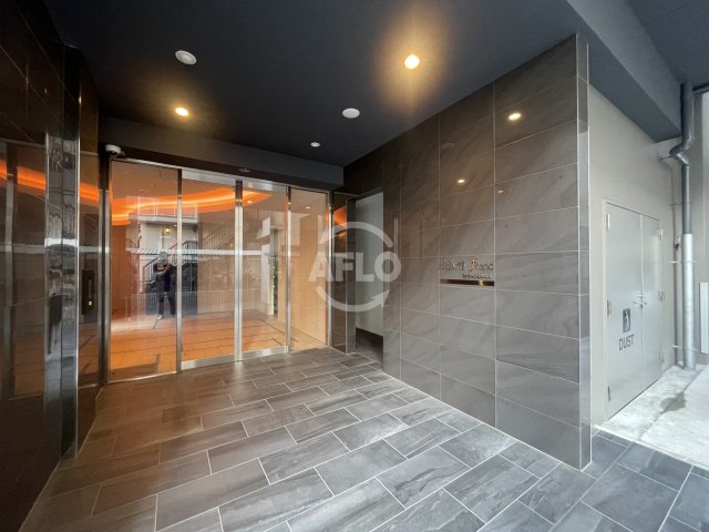 エントランス　セレニテフラン新大阪　エントランス