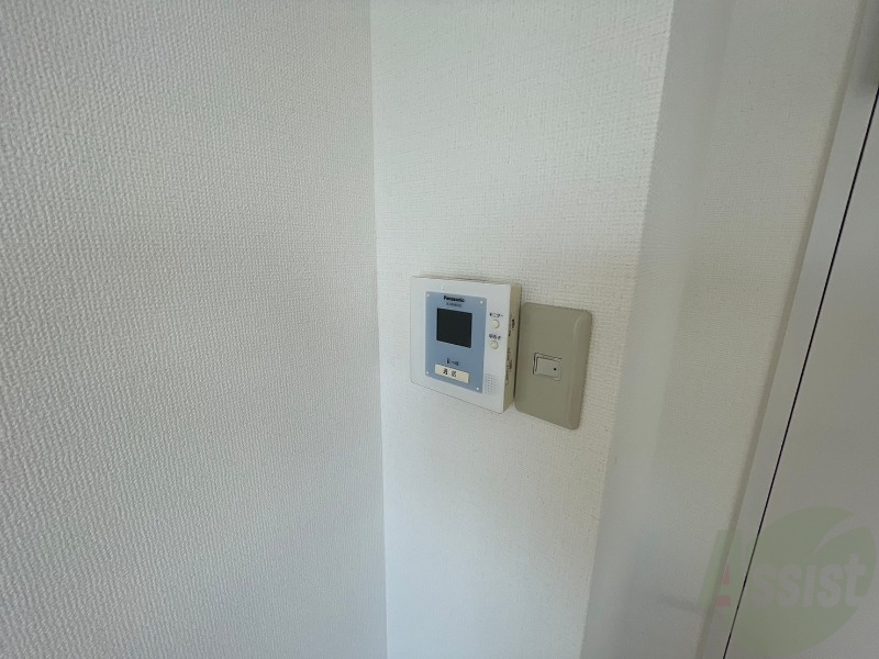 その他設備　ＴＶモニター付インターホンです。来客者の顔が見えるので安心！