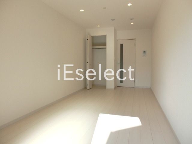 居室・リビング　セコムセキュリティー、防犯シャター、ＴＶドアホン付きです♪