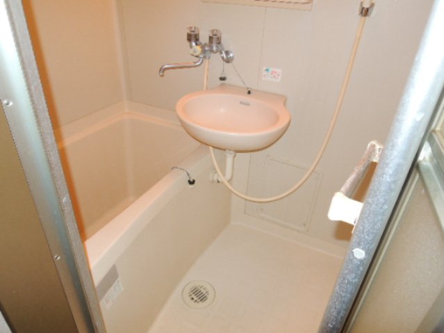 バス・シャワールーム　同仕様・参考写真です。