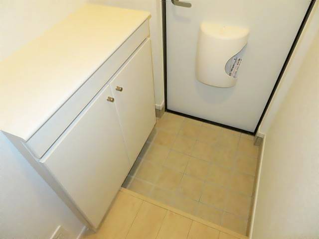 玄関　下駄箱付き玄関