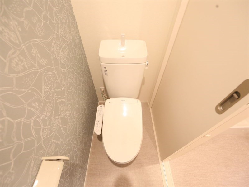 トイレ　温水洗浄暖房便座付トイレ　同仕様写真