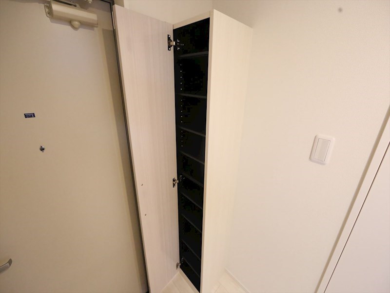 玄関　玄関　シューズボックス付（収納充実してます）　同仕様写真