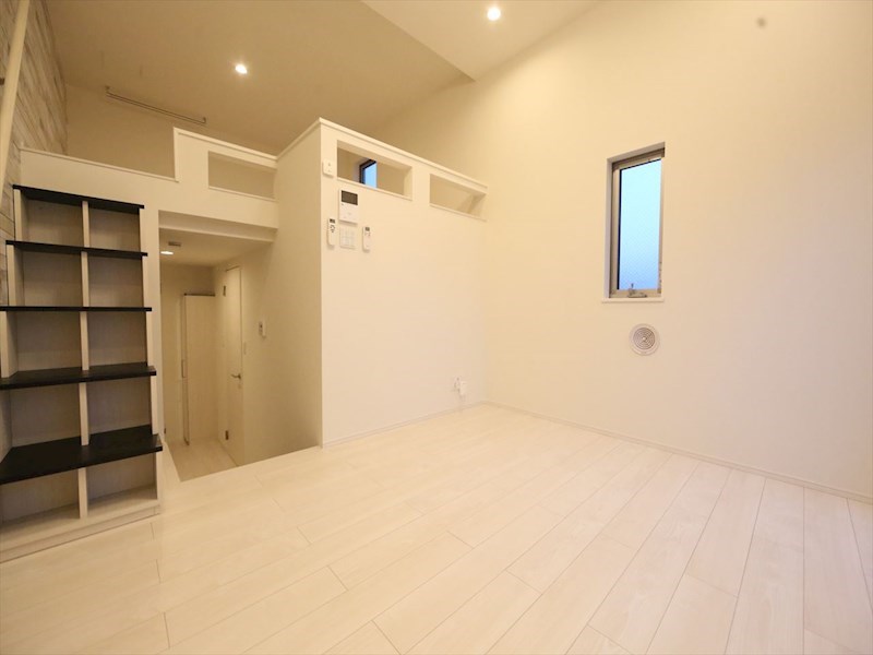 居室・リビング　洋室6.5帖　ロフト6.2帖（収納にも使えます）　同仕様写真