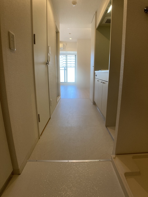 その他部屋・スペース　玄関方向から