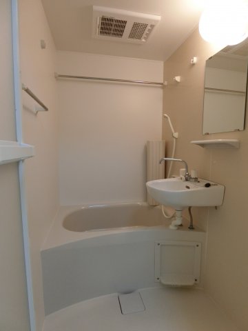バス・シャワールーム　同物件内参考画像