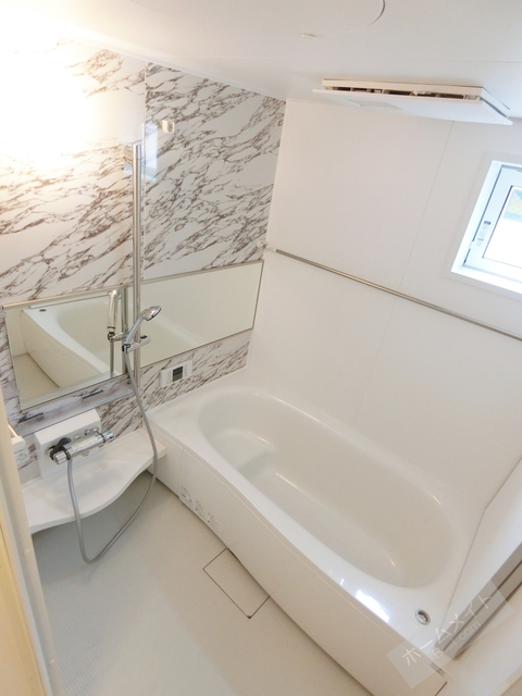 バス・シャワールーム　追い焚き付で寒い日も温まります♪