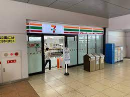 コンビニ　セブンイレブンJR鶴ケ丘駅前店（コンビニ）まで458m