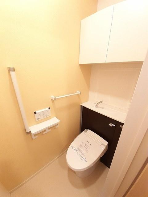 洗面設備　温水洗浄便座