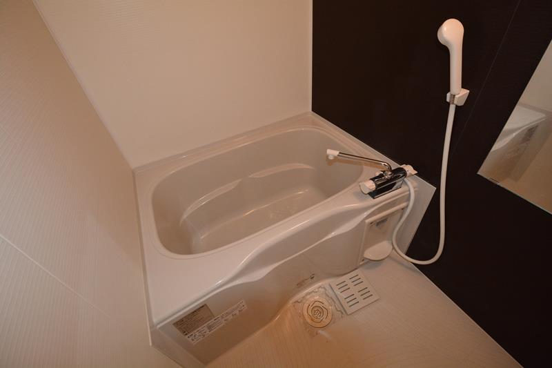 バス・シャワールーム　浴室乾燥機付きで便利です！