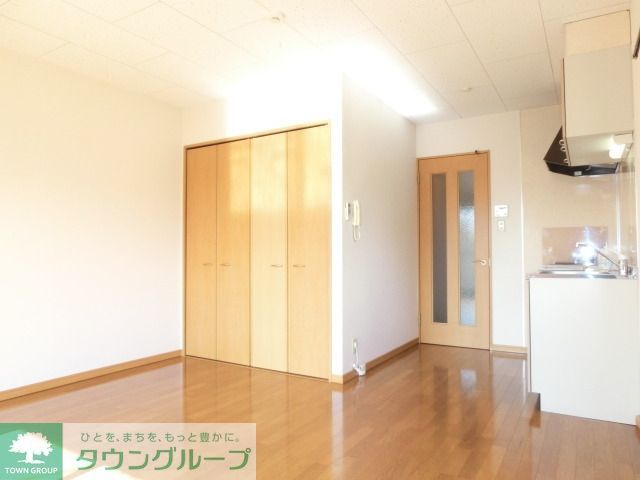 居室・リビング　南向きの明るい物件です