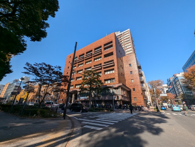 役所　横浜市中区役所（役所）まで291m