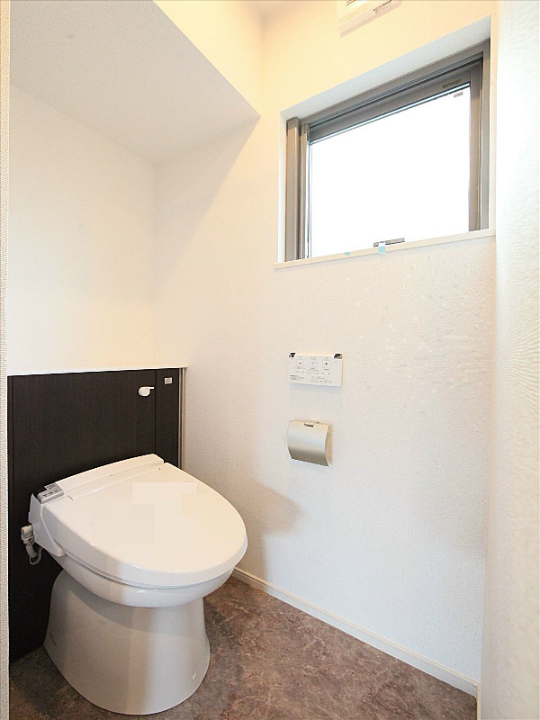 トイレ　温水洗浄便座機能付