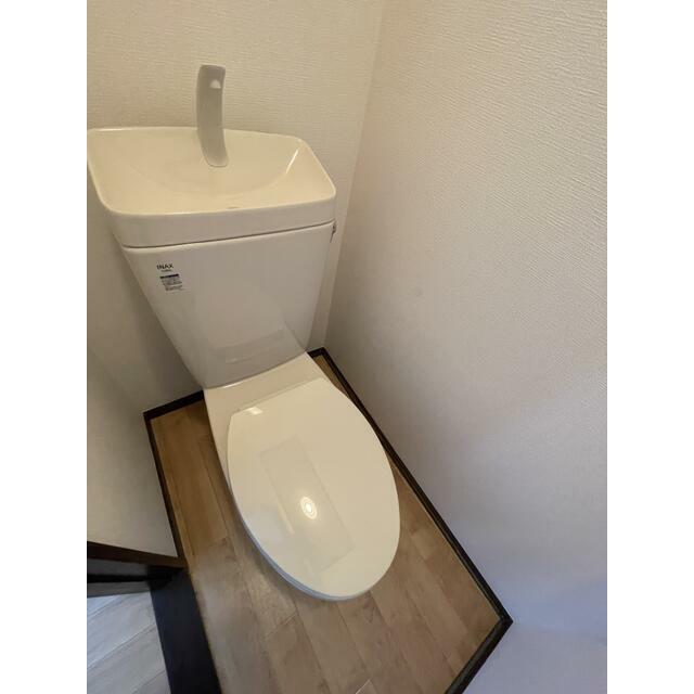 トイレ　現況優先。同タイプ別室写真。