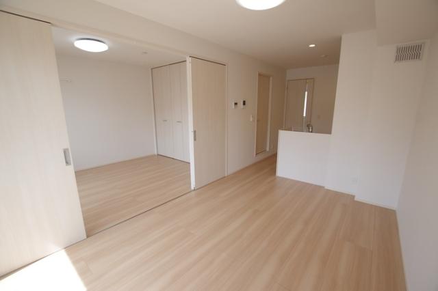 居室・リビング　※同タイプ部屋の写真です。