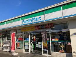コンビニ　ファミリーマート 小金井中大附属前店（コンビニ）まで687m