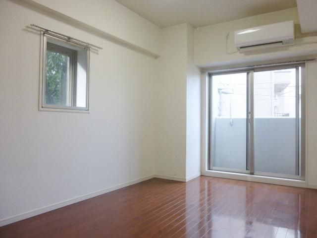 居室・リビング　★角部屋２面採光なので明るいですよ～★