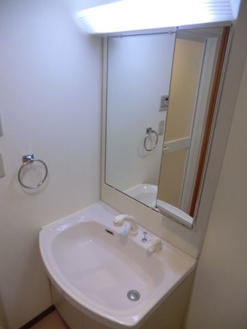 洗面設備　女性に嬉しいシャンプードレッサー