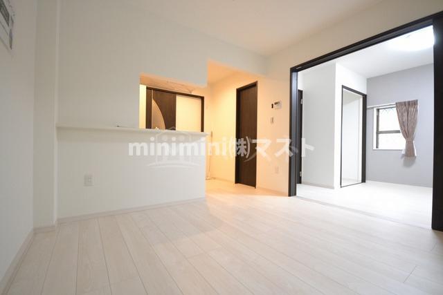 居室・リビング　他号室参考写真です