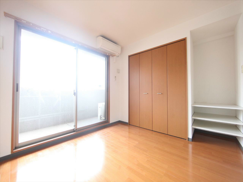 その他部屋・スペース　洋室5.3帖　エアコン完備　南面バルコニー