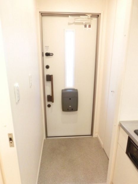 玄関　弊社は都内全域の物件をご紹介可能です！