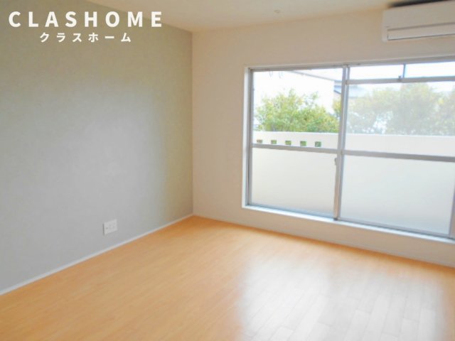 居室・リビング　同物件の別部屋になります。