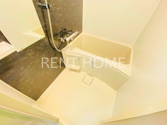 バス・シャワールーム　同仕様タイプの写真です。