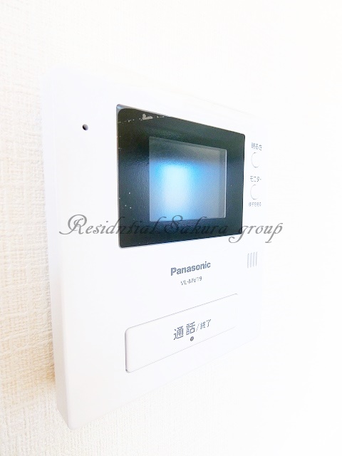 セキュリティ　女性の方でも安心のモニター付きインターホン♪