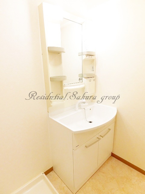 洗面設備　身支度に欠かせない独立洗面台♪