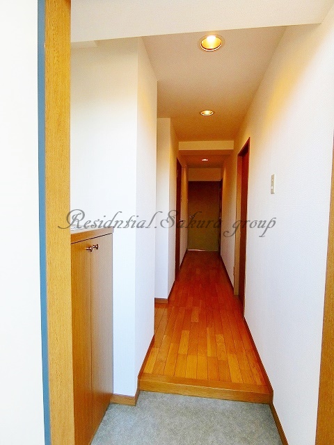 玄関　便利なカウンター型シューズボックス♪