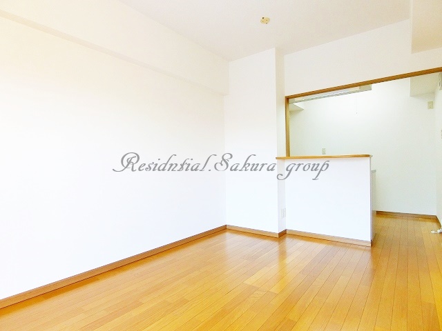 居室・リビング　開放感のあるゆったりとしたお部屋です♪