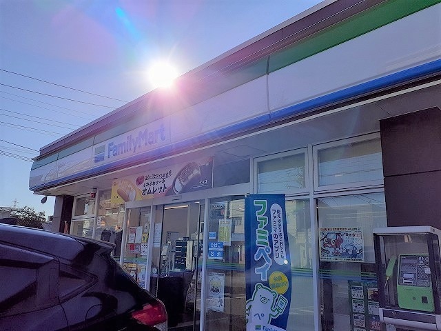 コンビニ　ファミリーマート 泉かまくらみち店（コンビニ）まで211m