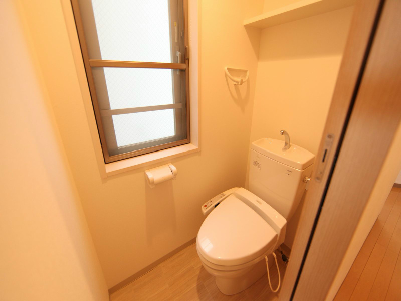 トイレ　温水洗浄暖房便座付トイレ