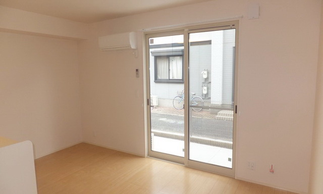 居室・リビング　対面式のカウンターキッチンならお子様が小さくても見ながら作業