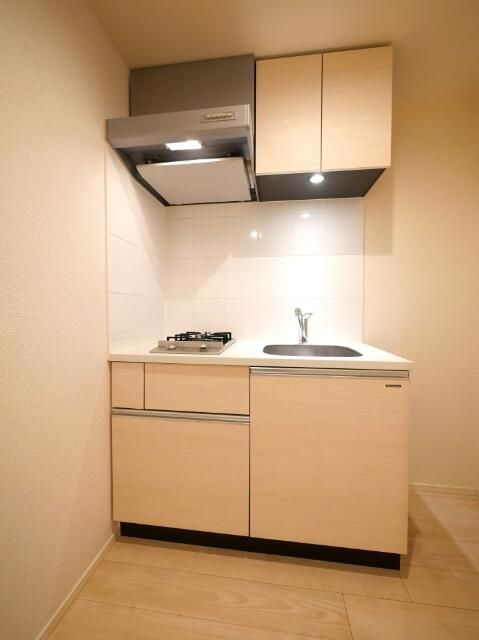 キッチン　コンパクトなキッチンで掃除もラクラク