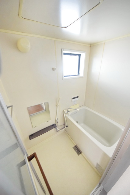 バス・シャワールーム　～１日の疲れを流しましょう～