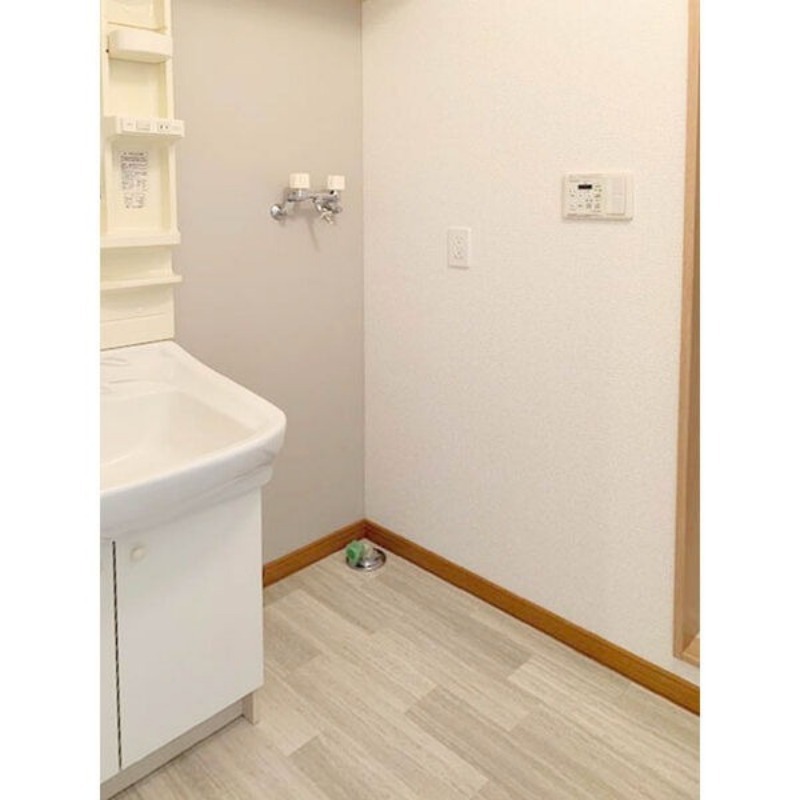 洗面設備　便利な洗面台付きでございます！